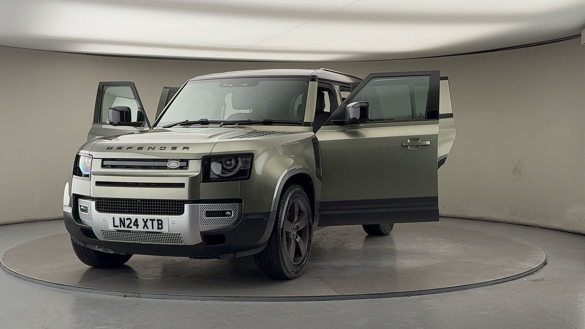 More views of Land Rover Defender 110