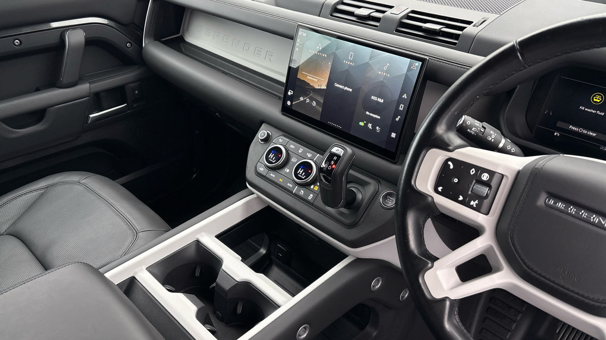 Land Rover Defender 90 Urban Image 18