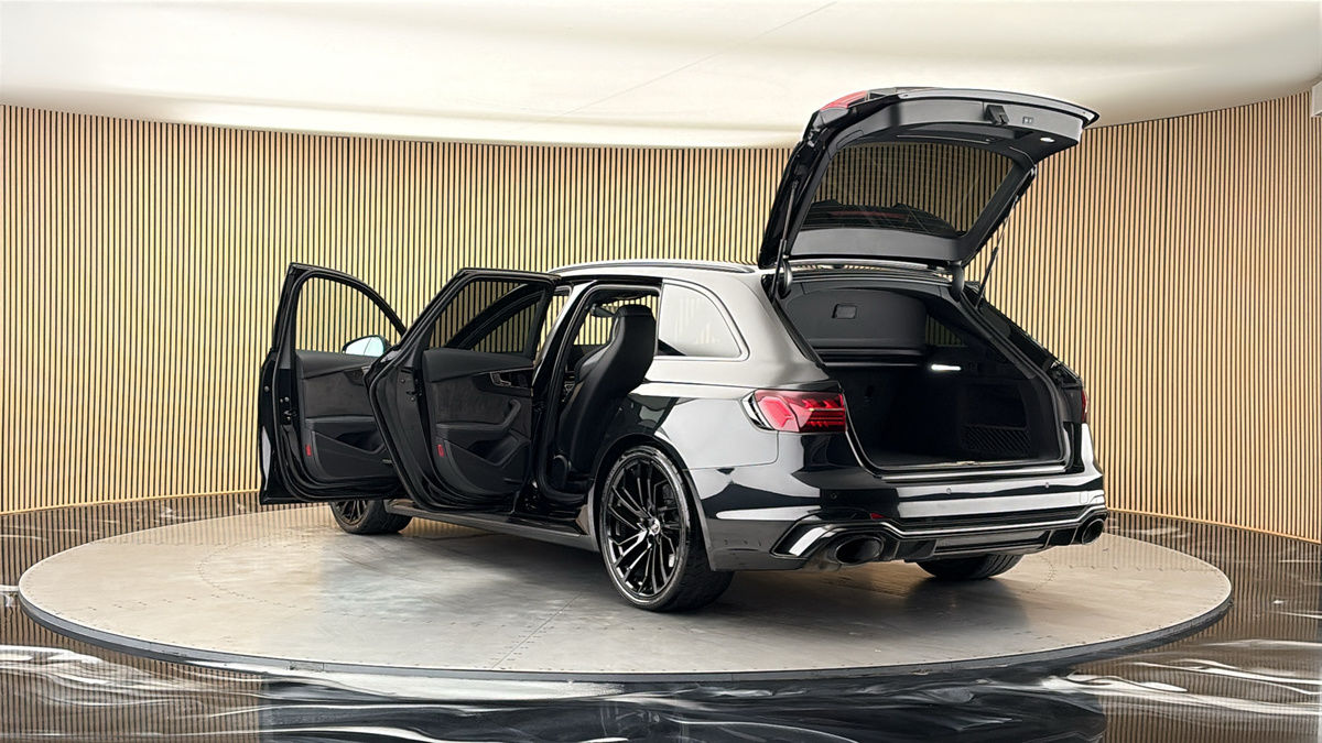 Audi RS4 Avant Image 23