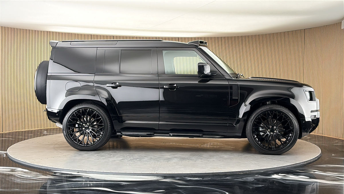 More views of Land Rover Defender 110