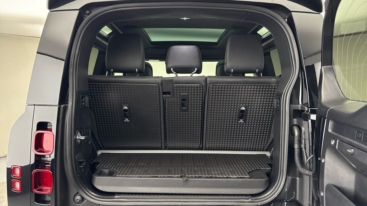 Land Rover Defender 90 Urban Image 11