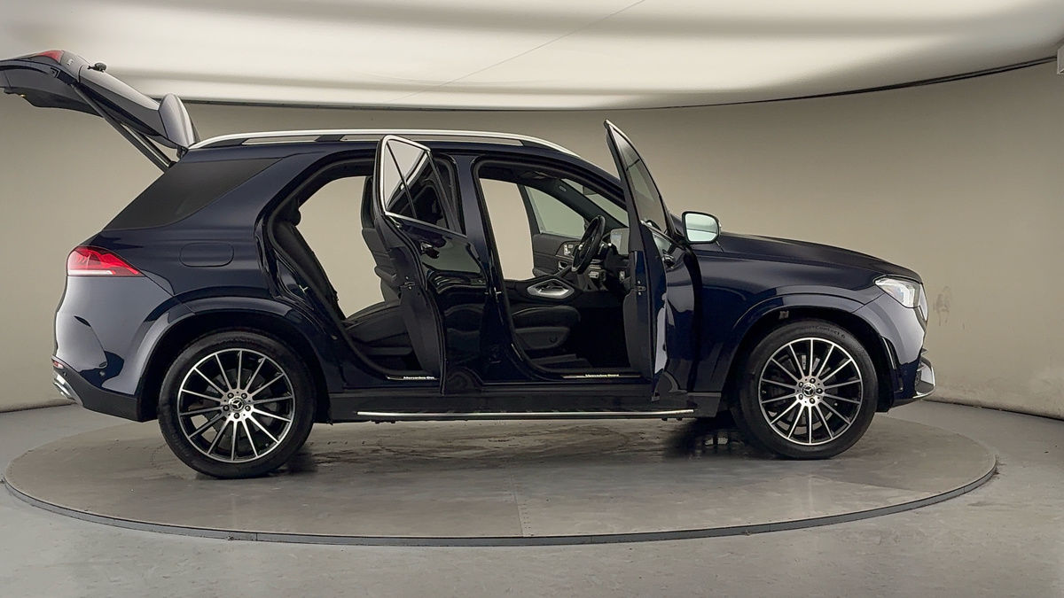 More views of Mercedes-Benz GLE