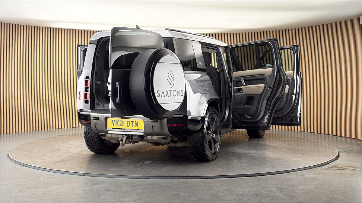 More views of Land Rover Defender 110