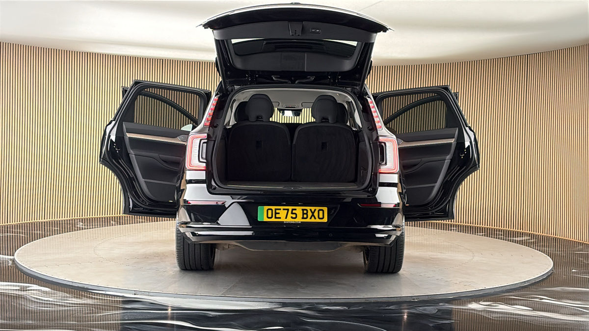 More views of Volvo EX90