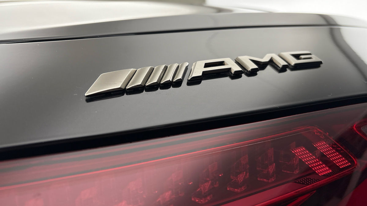 Mercedes-Benz SL Image 32