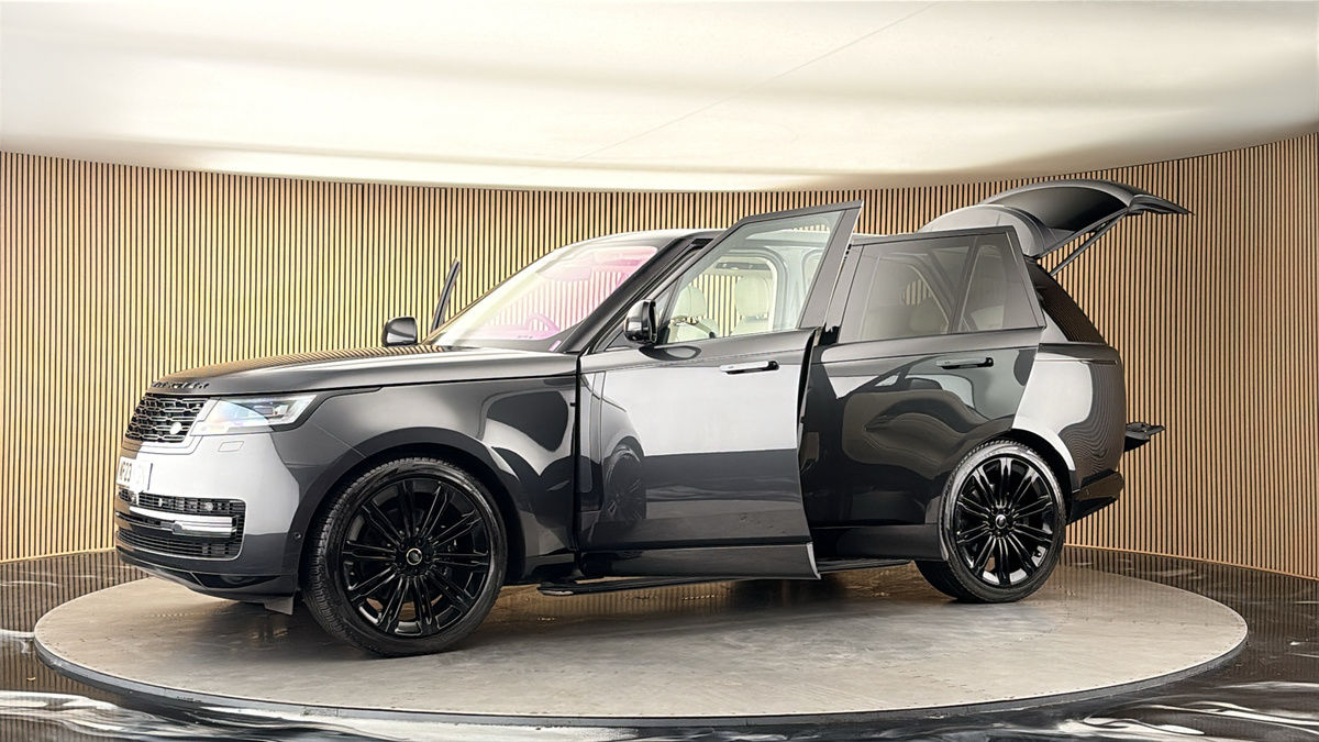 More views of Land Rover Range Rover