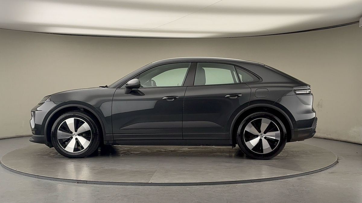 More views of Porsche Macan