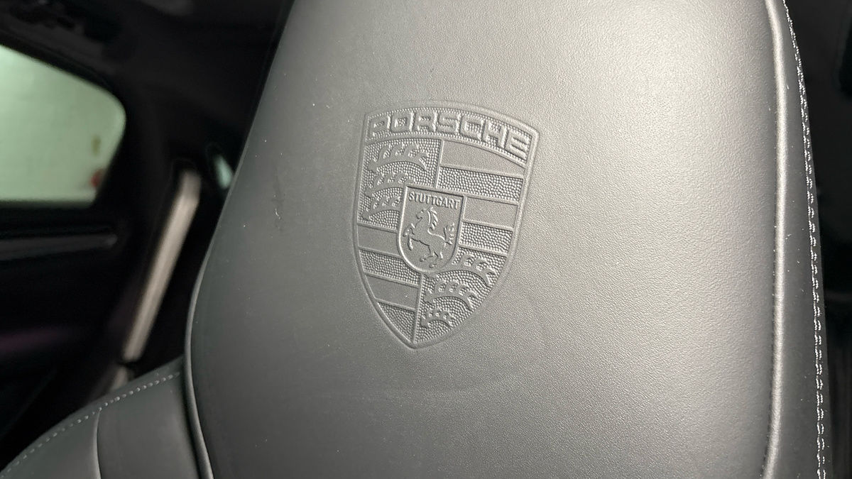 Porsche Cayenne Image 21