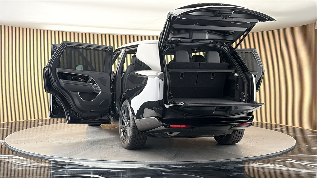 More views of Land Rover Range Rover