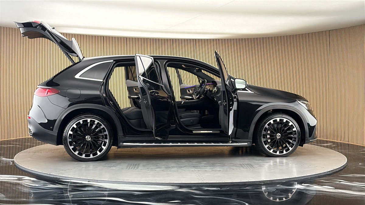 More views of Mercedes-Benz EQE