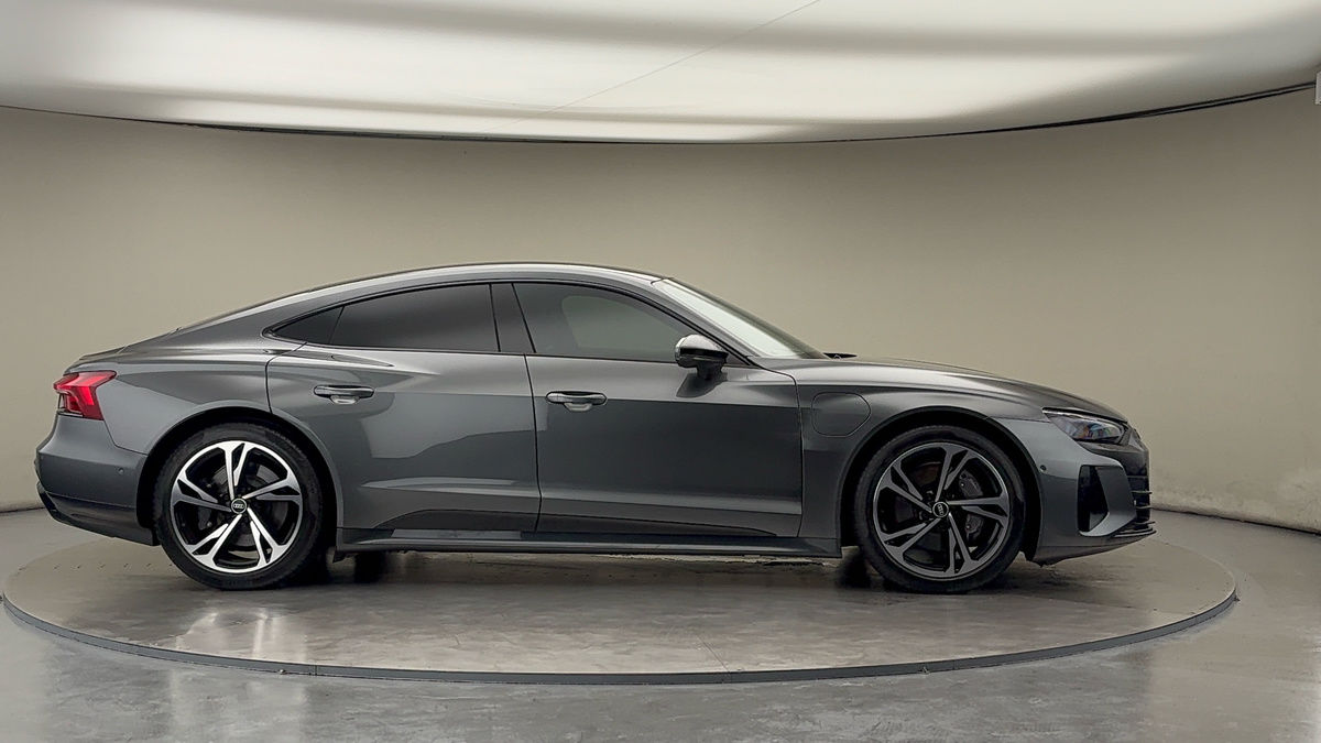 Audi e-tron GT Image 16