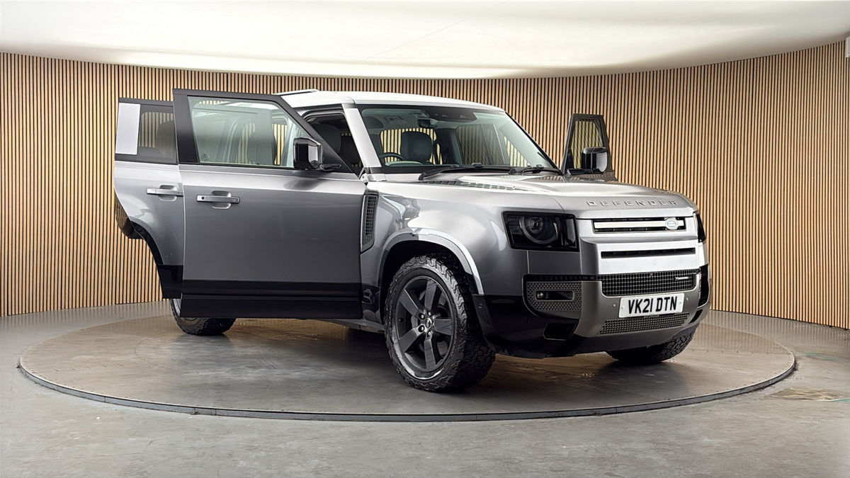 More views of Land Rover Defender 110