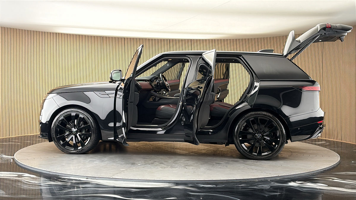 More views of Land Rover Range Rover Sport