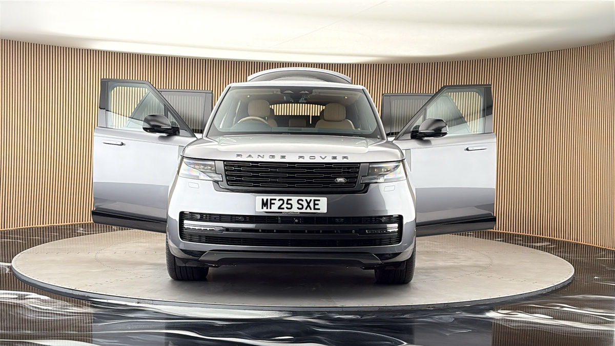 More views of Land Rover Range Rover