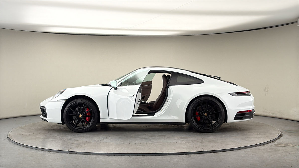 More views of Porsche 911