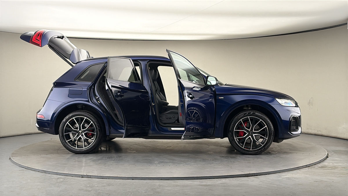 More views of Audi Q5