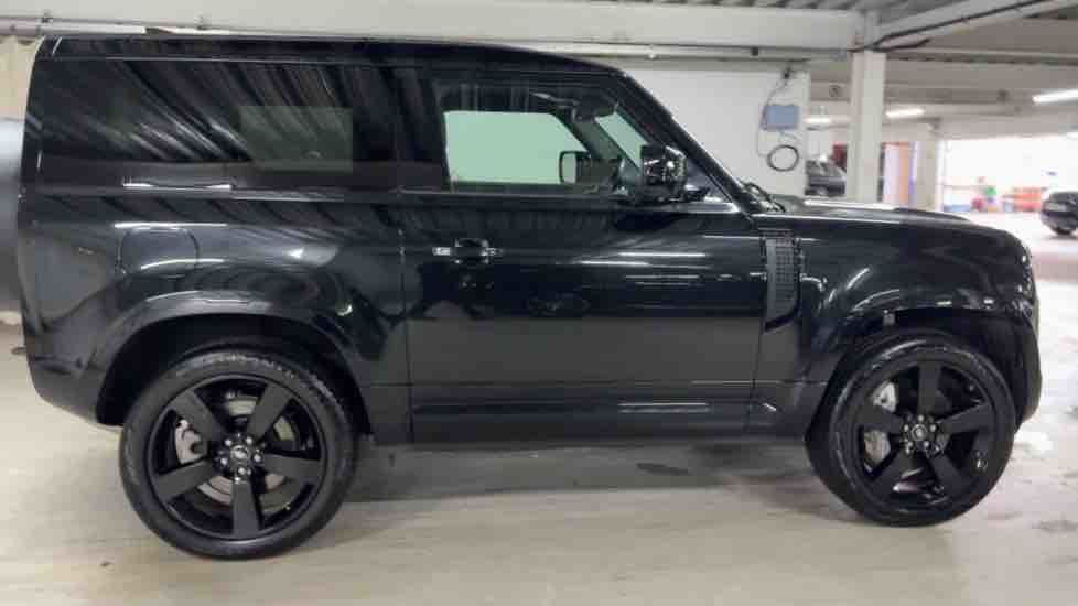 More views of Land Rover Defender 90