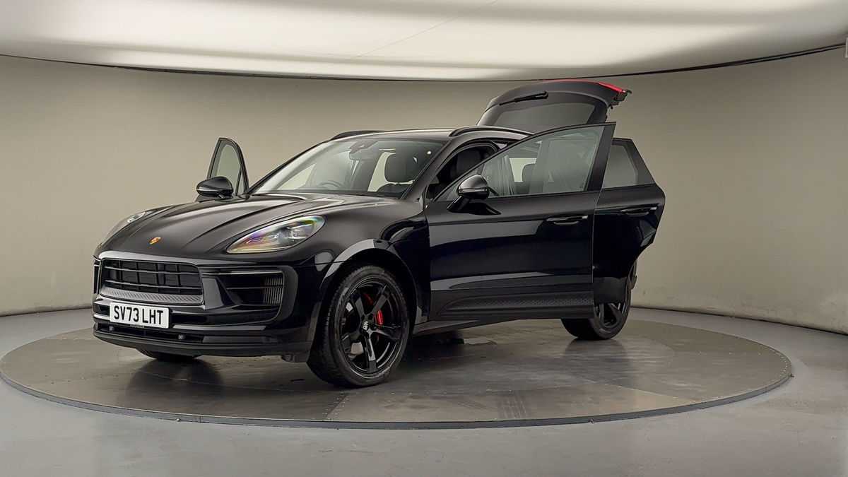 More views of Porsche Macan