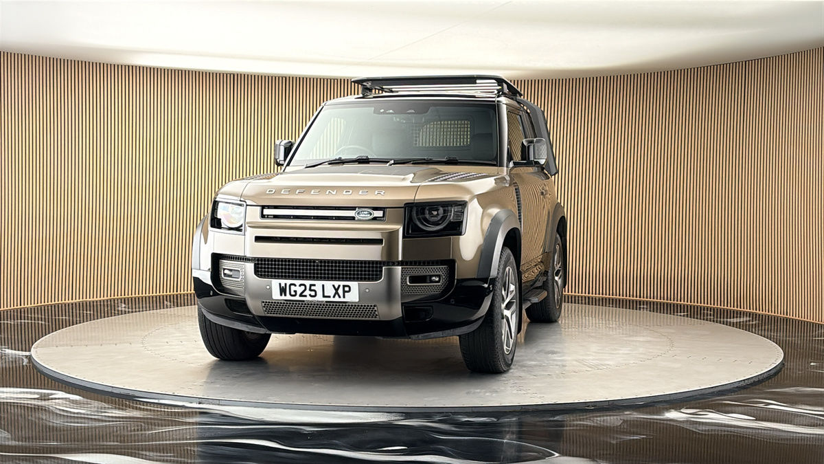 More views of Land Rover Defender 90