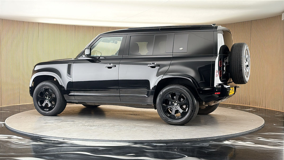 More views of Land Rover Defender 110