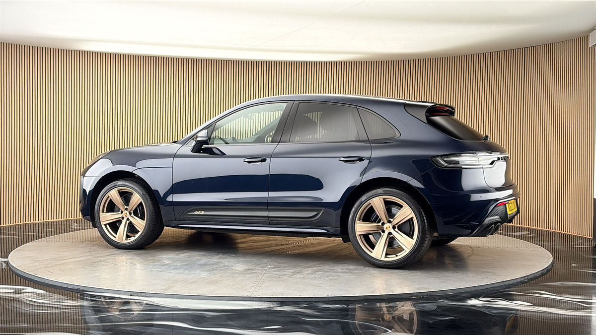 More views of Porsche Macan