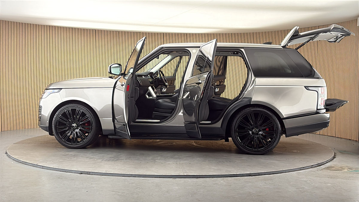 More views of Land Rover Range Rover