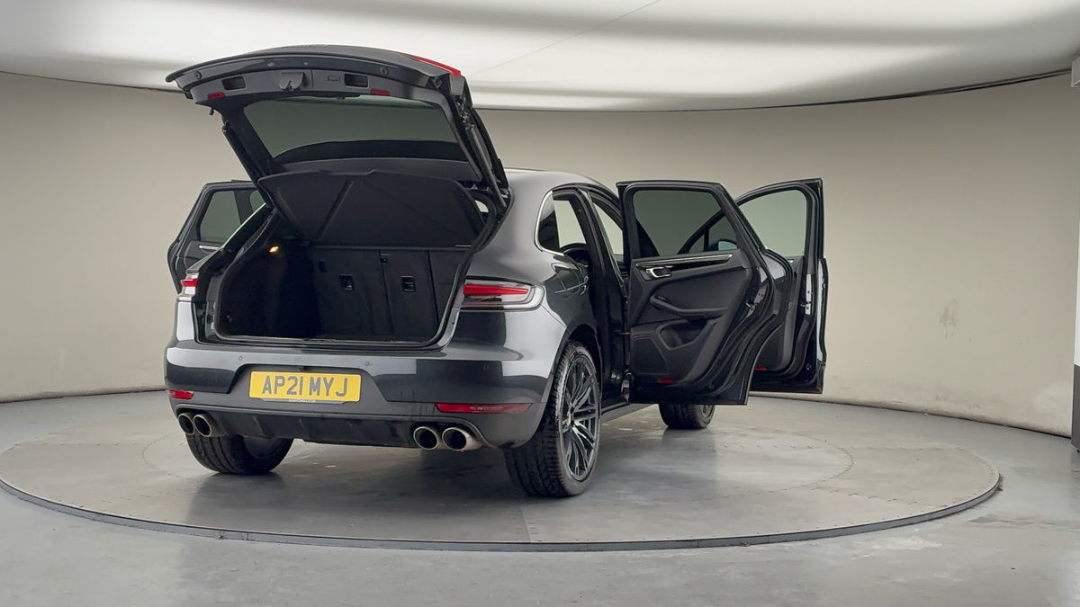 More views of Porsche Macan