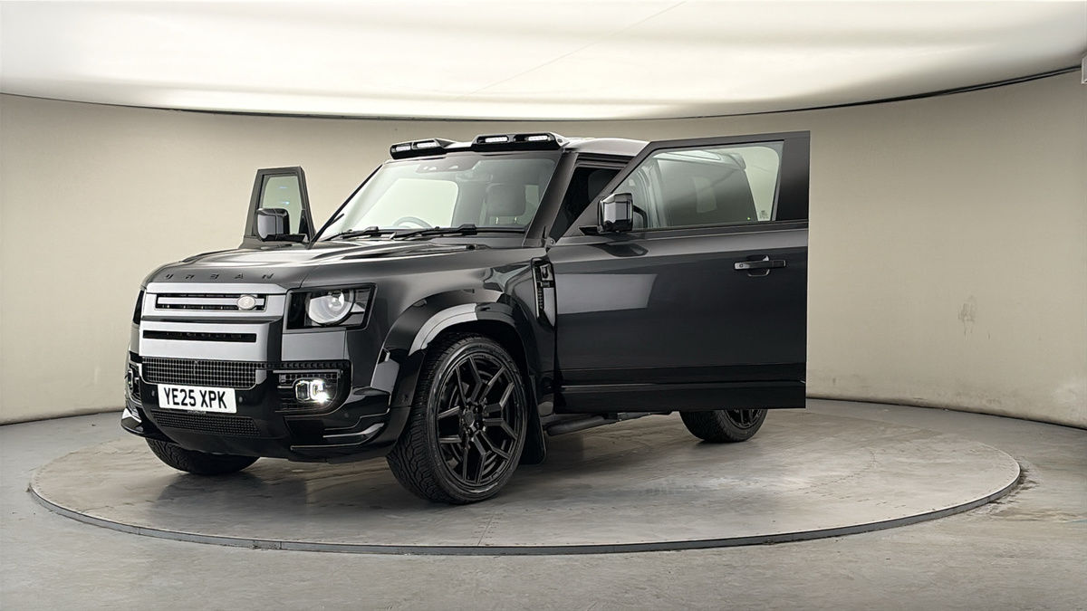 More views of Land Rover Defender 90