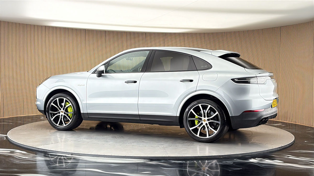 More views of Porsche Cayenne