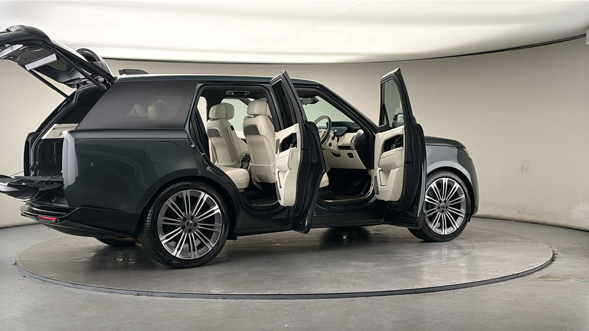 More views of Land Rover Range Rover