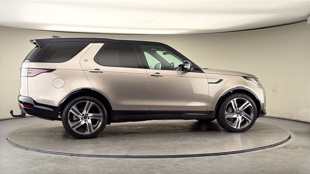 More views of Land Rover Discovery