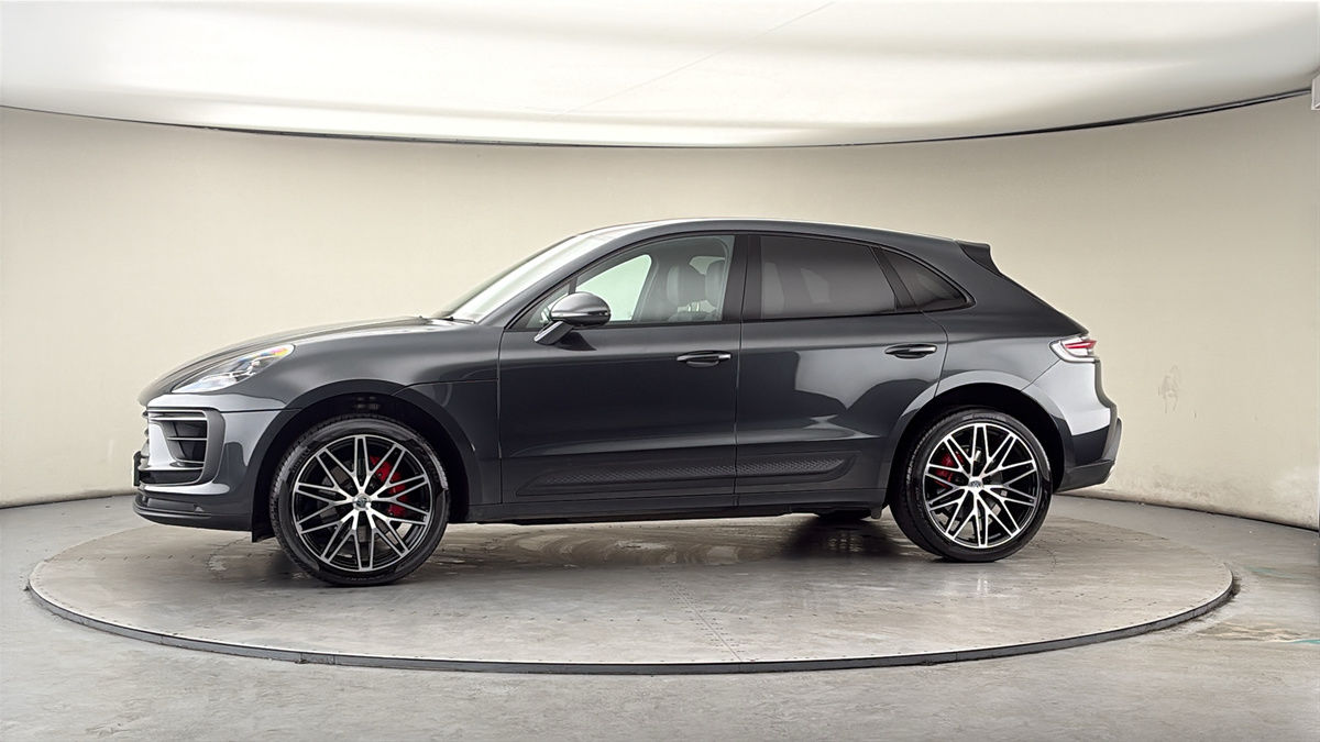 More views of Porsche Macan
