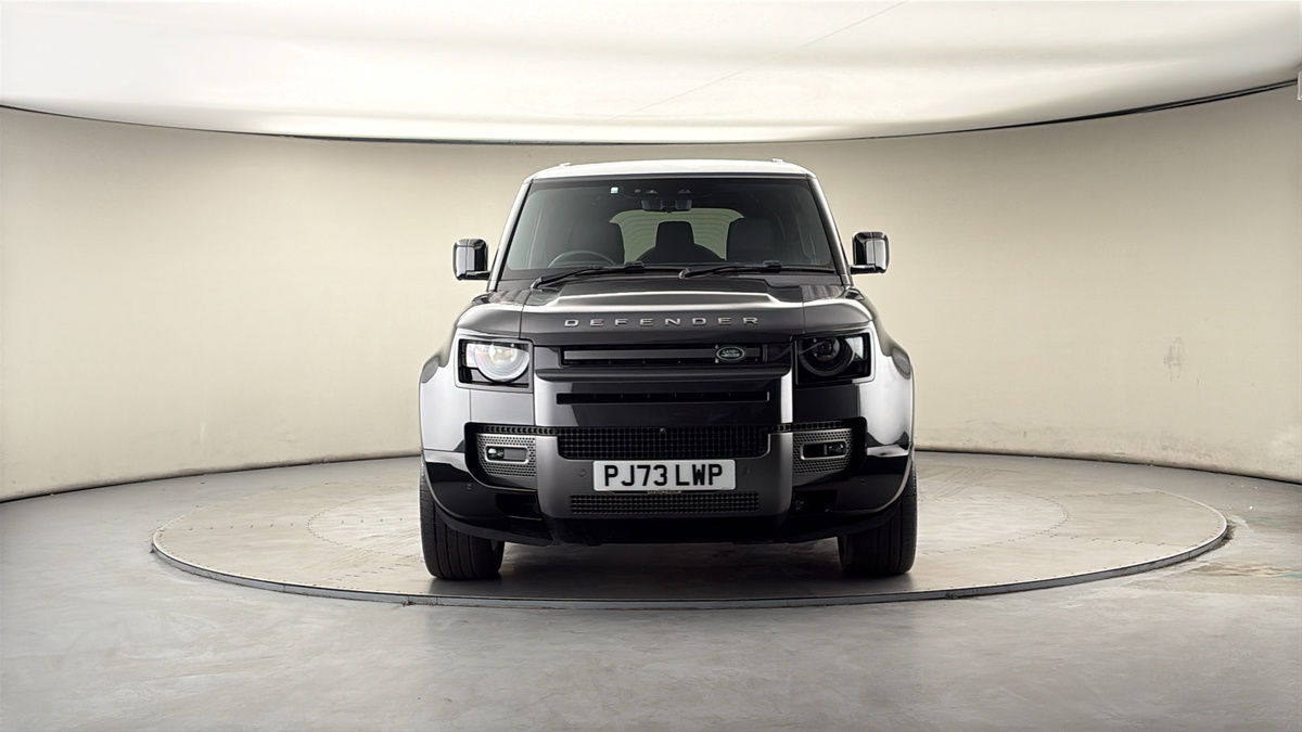 Land Rover Defender 130 Image 3