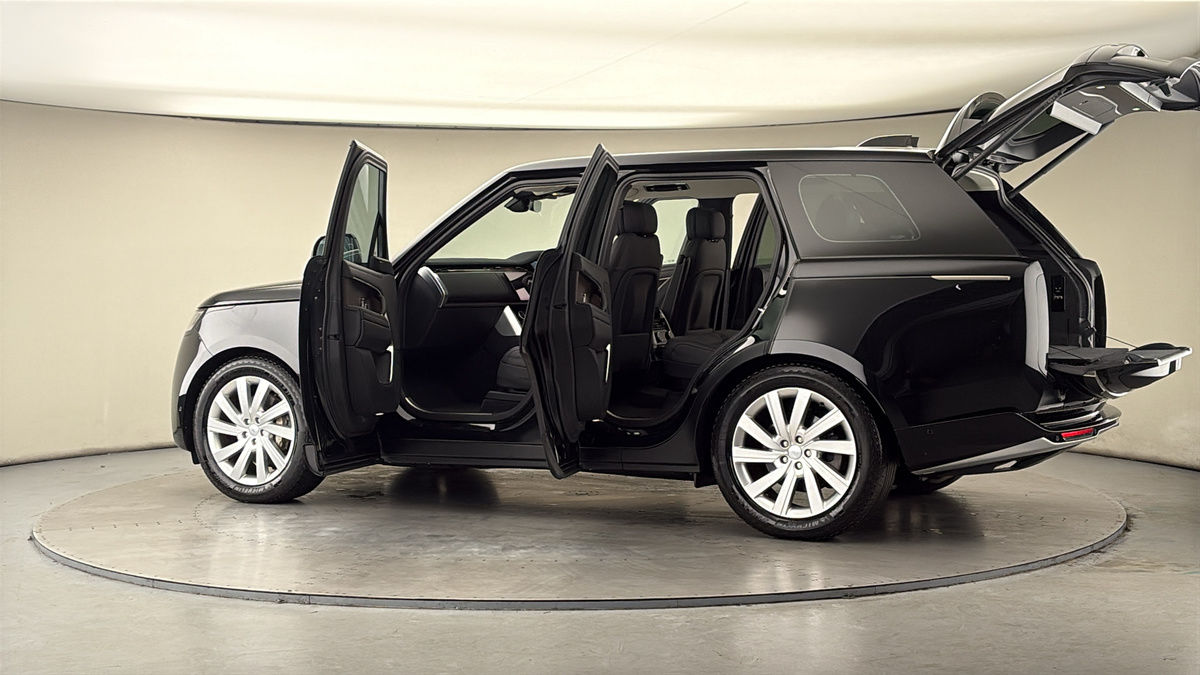 More views of Land Rover Range Rover