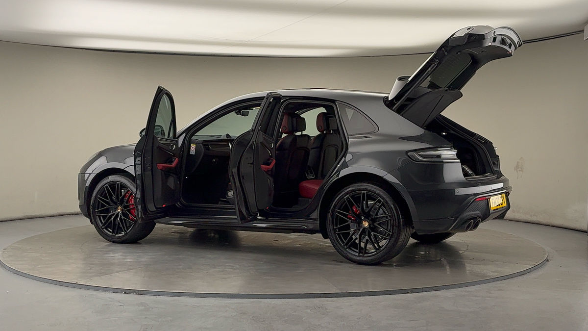 More views of Porsche Macan