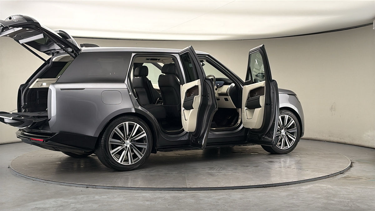 More views of Land Rover Range Rover