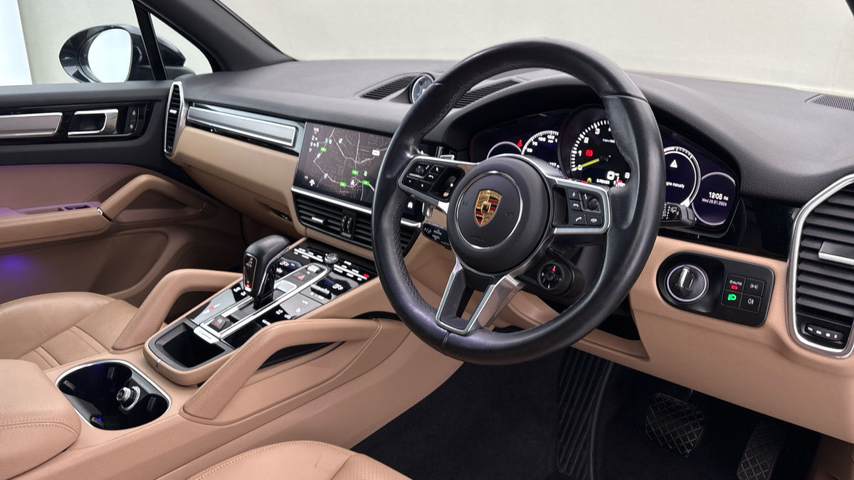 Porsche Cayenne Image 5
