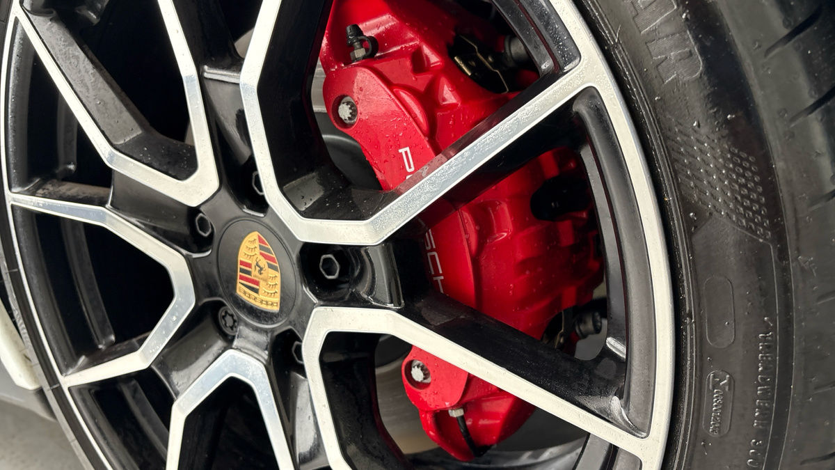 Porsche Taycan Image 27