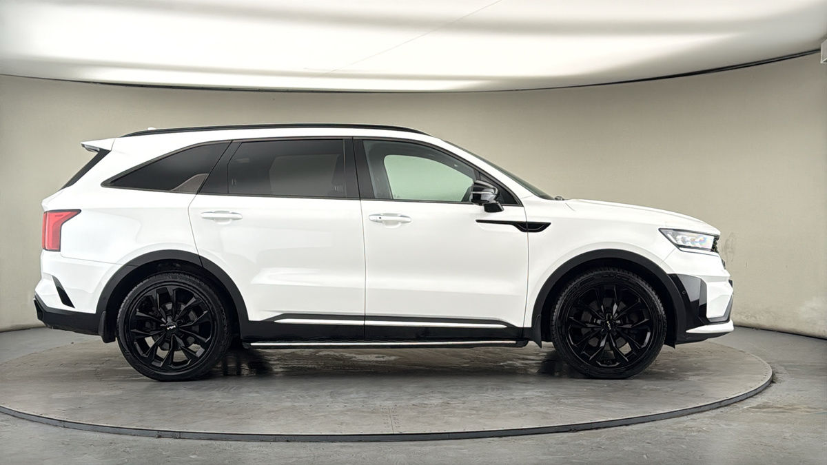 More views of Kia Sorento