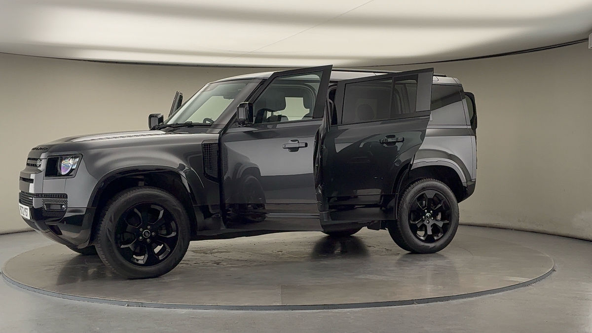 More views of Land Rover Defender 110