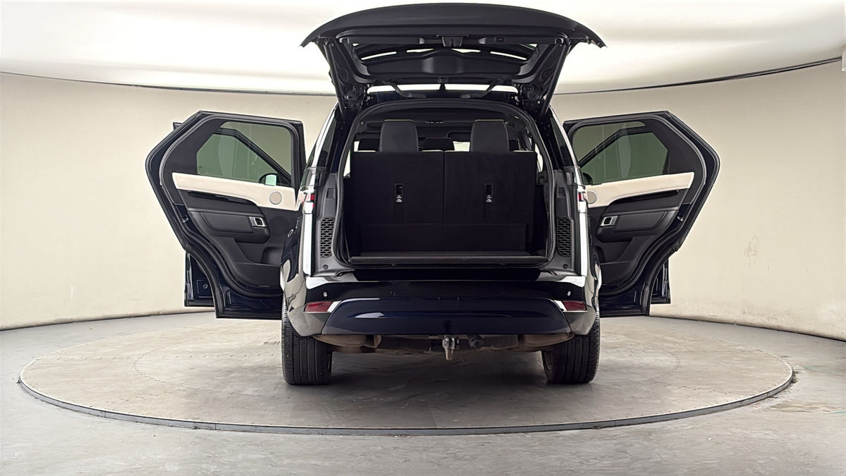 More views of Land Rover Discovery