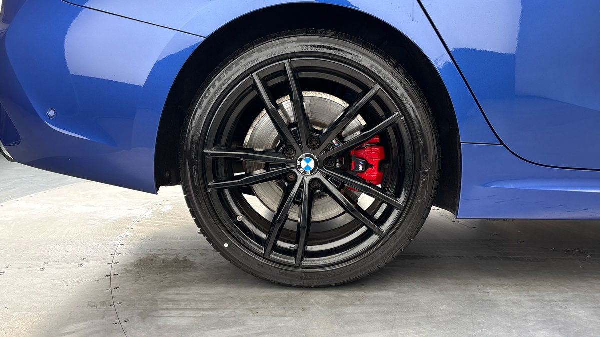 BMW 3 Series Image 10