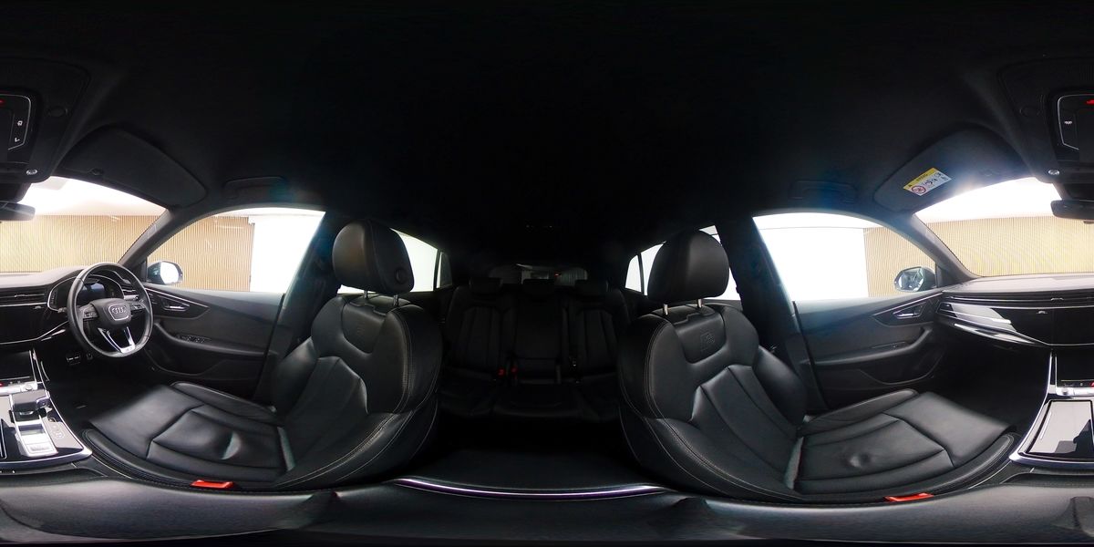 More views of Audi Q8