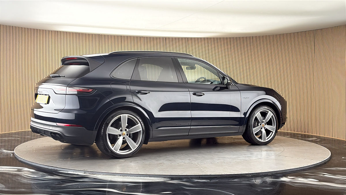 More views of Porsche Cayenne