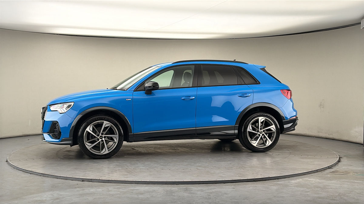More views of Audi Q3