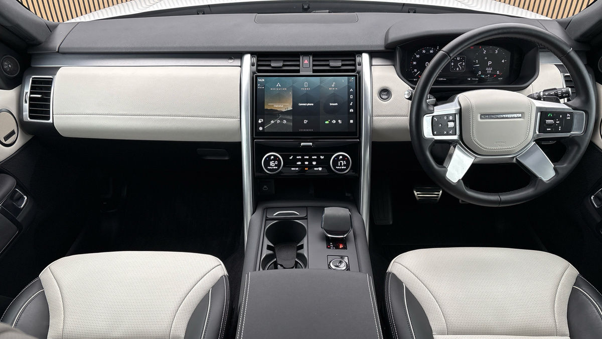 Land Rover Discovery Image 12