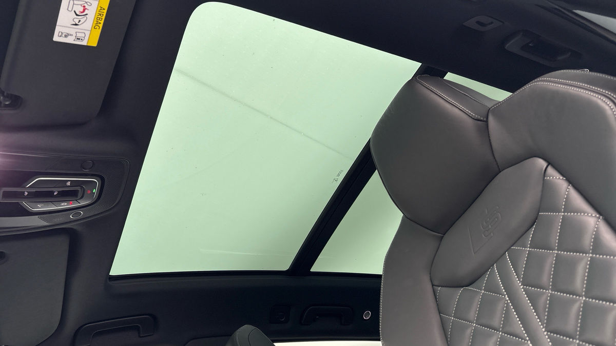 Audi SQ7 Image 6