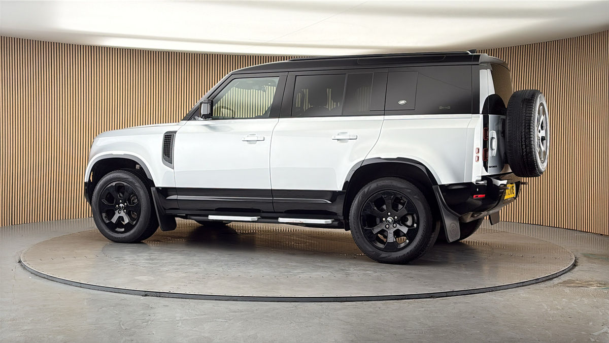 More views of Land Rover Defender 110