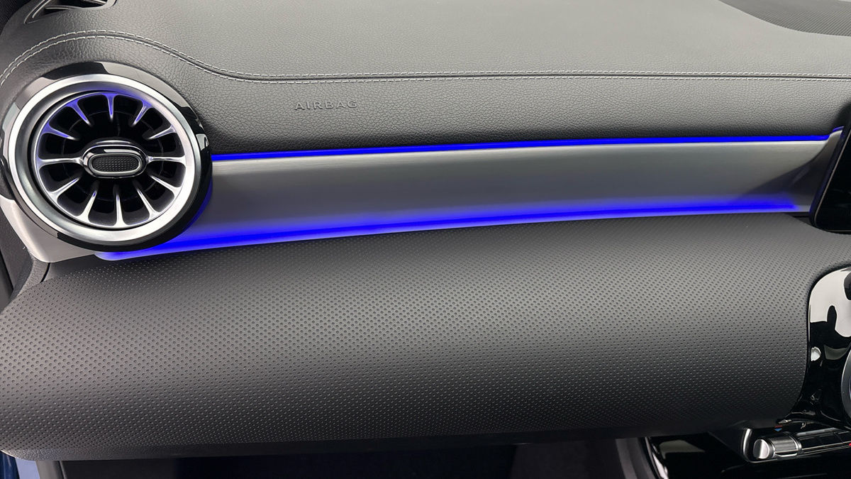 Mercedes-Benz CLA Image 25