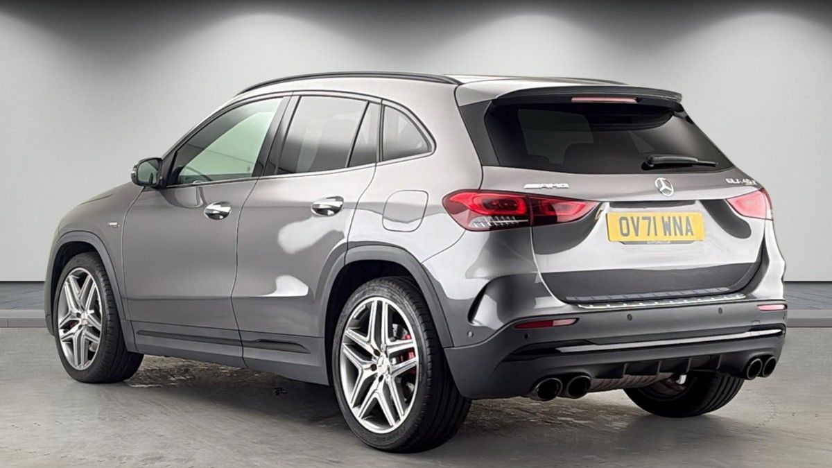 Mercedes-Benz GLA Image 2